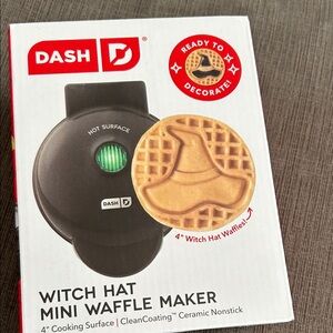 DASH Mini Waffle Maker Witch Hat NEW